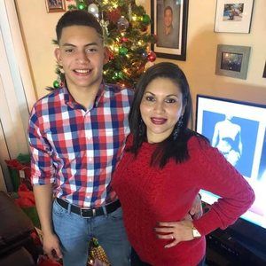 Meet your Posher, Elias